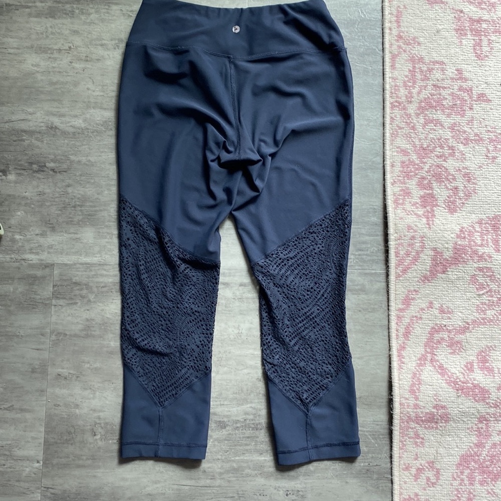 Capri Navy Leggings